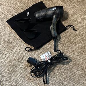 T3 Micro Journey Travel Featherweight Compact Folding Hair Dryer 73806 Black.